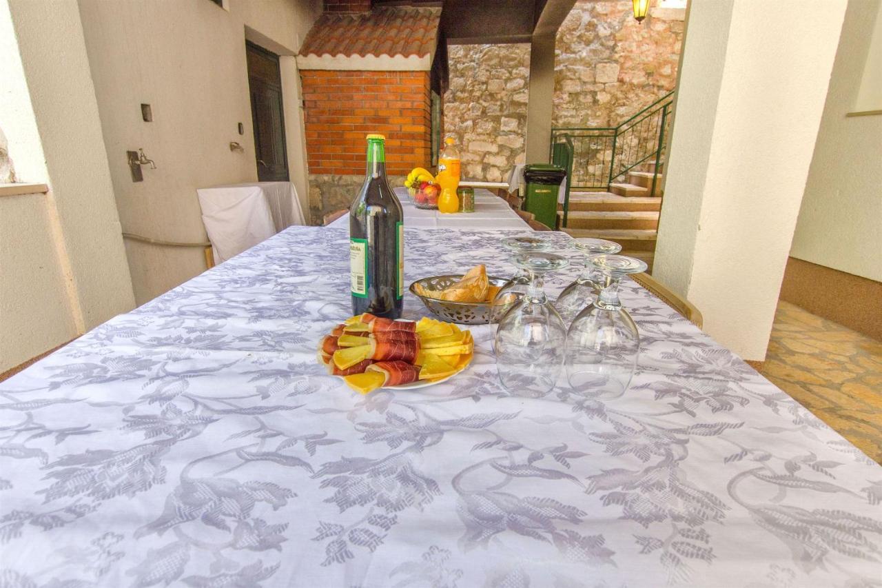 Apartments Mira Omiš Εξωτερικό φωτογραφία