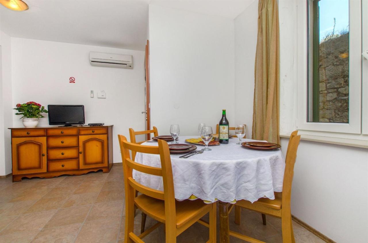 Apartments Mira Omiš Εξωτερικό φωτογραφία