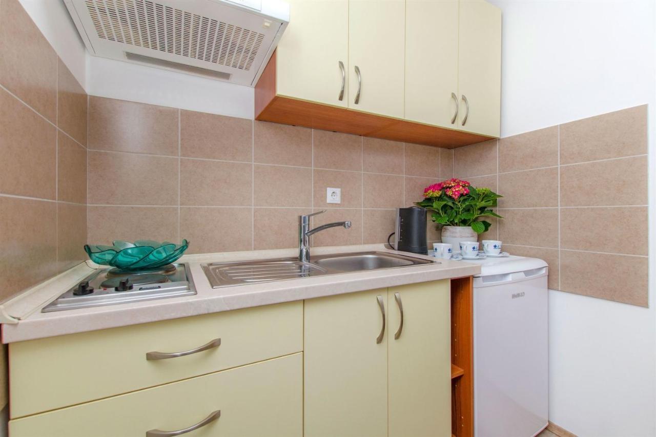 Apartments Mira Omiš Εξωτερικό φωτογραφία