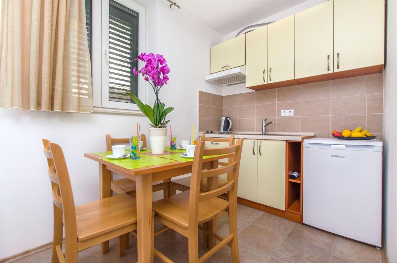 Apartments Mira Omiš Εξωτερικό φωτογραφία