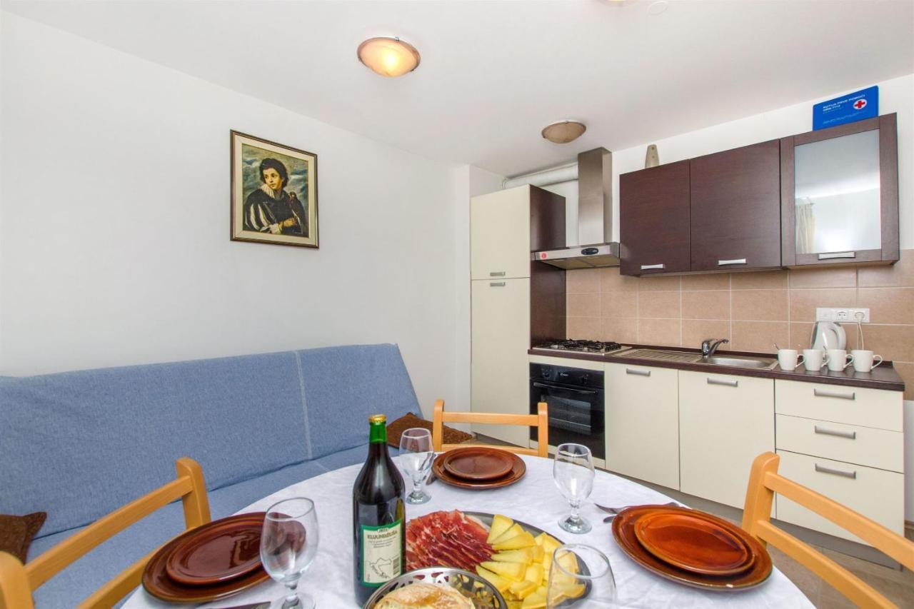 Apartments Mira Omiš Εξωτερικό φωτογραφία