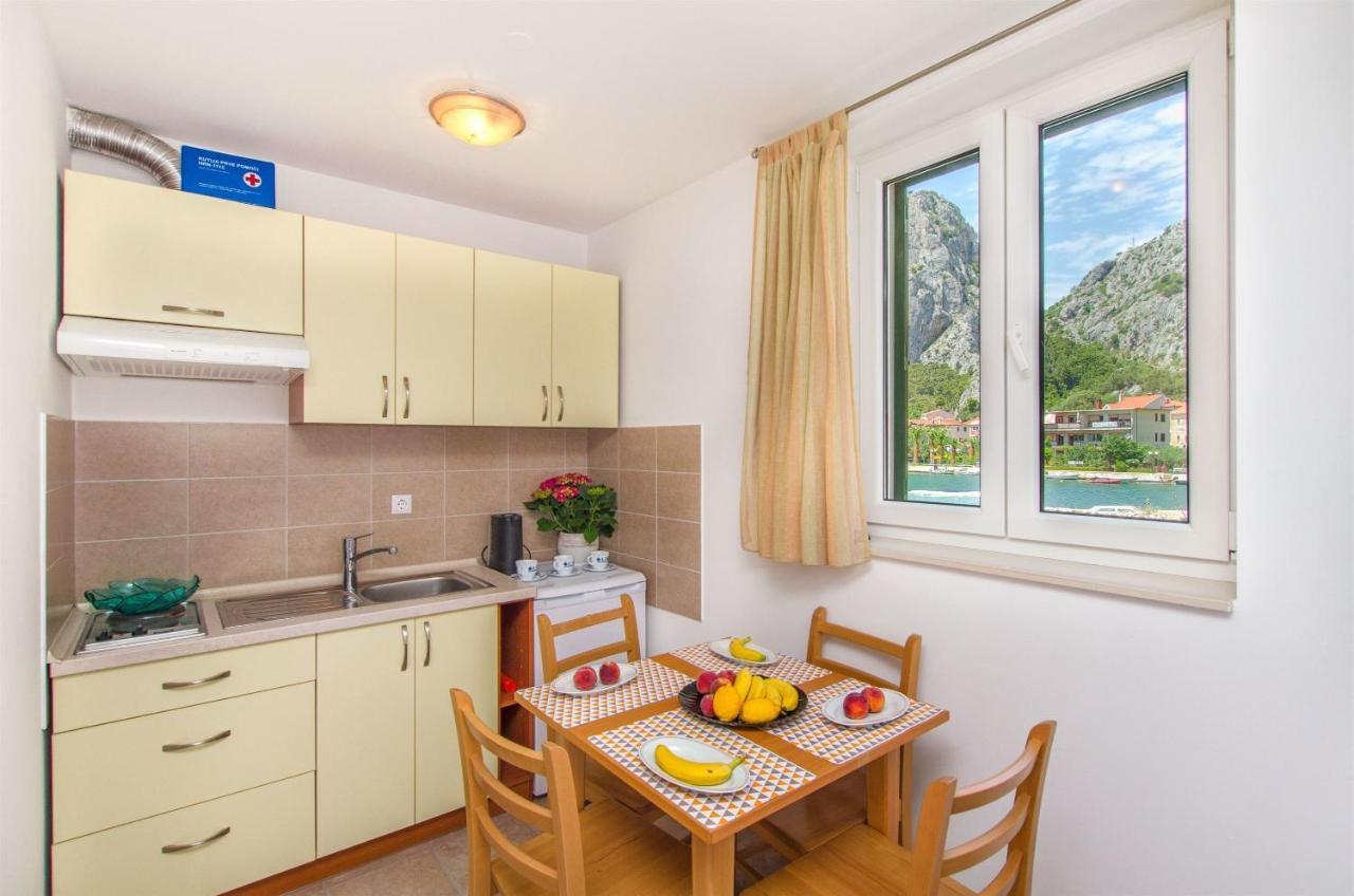 Apartments Mira Omiš Εξωτερικό φωτογραφία