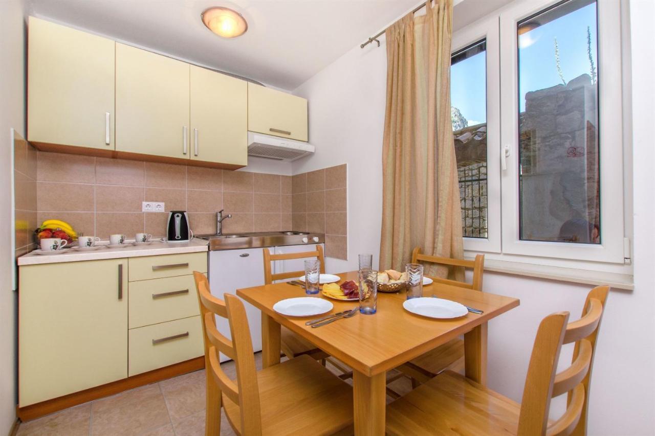 Apartments Mira Omiš Εξωτερικό φωτογραφία