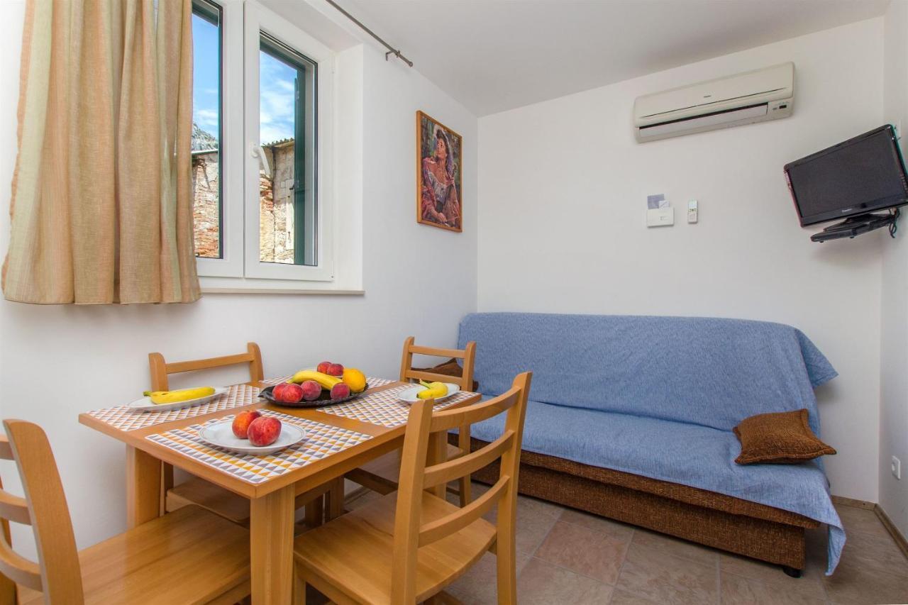 Apartments Mira Omiš Εξωτερικό φωτογραφία
